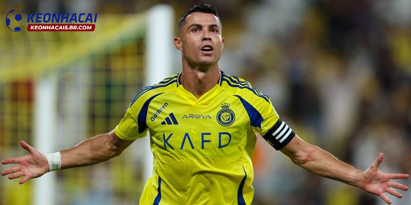 Ronaldo đang là cầu thủ hưởng lương cao nhất thế giới hiện nay Ronaldo đang là cầu thủ hưởng lương cao nhất thế giới hiện nay